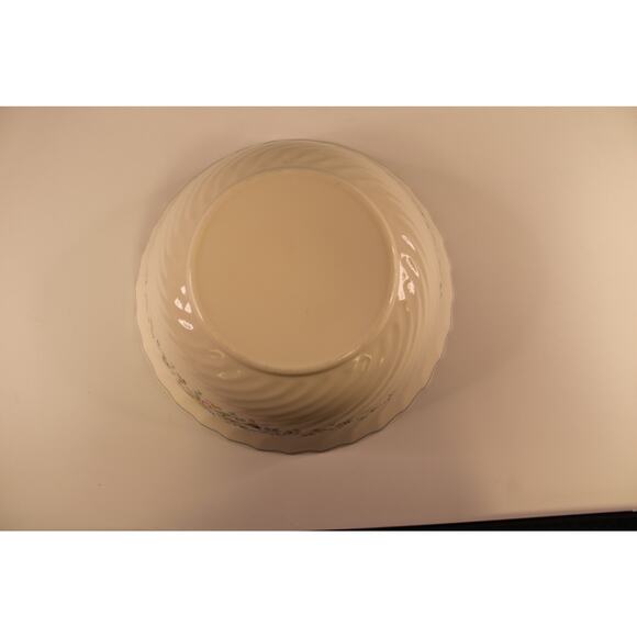 VTG Arcopal Milk Glass Serving Bowl Floral Scalloped Edge Victoria France READ - Picture 7 of 7